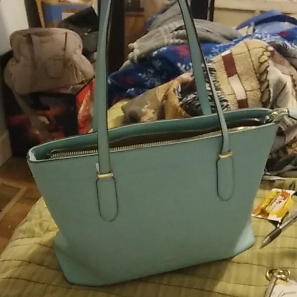 Purses - Picture 4 of 5